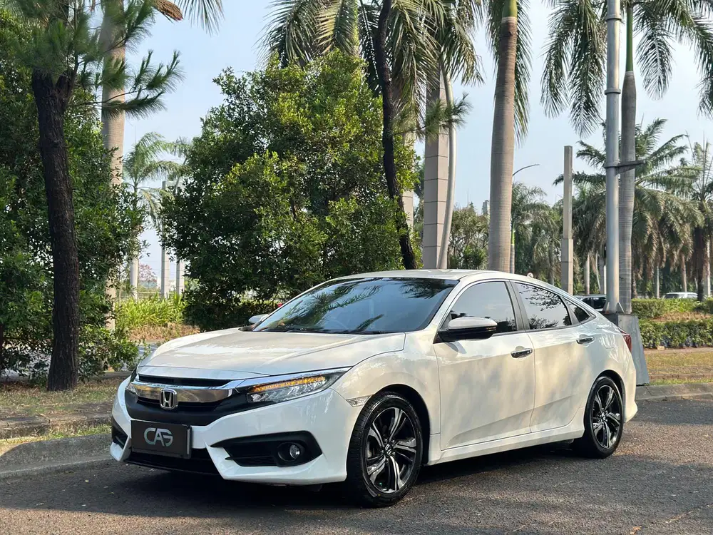 2018 HONDA CIVIC ES 1.5 AT MATIC