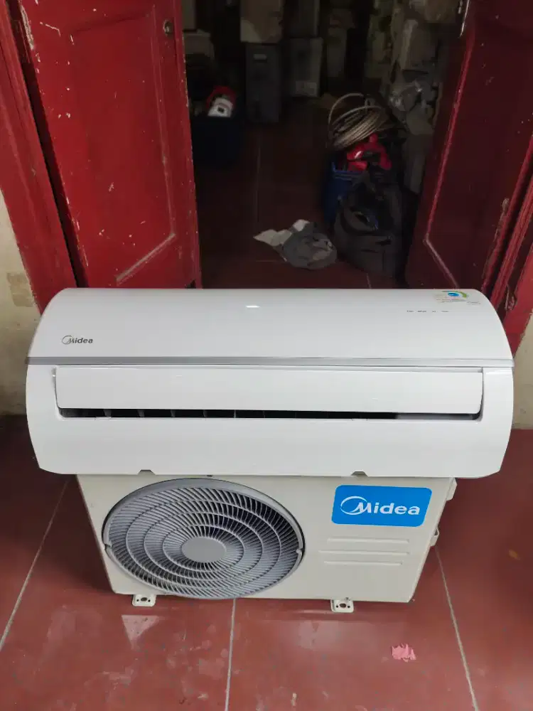 AC Midea 1/2 PK