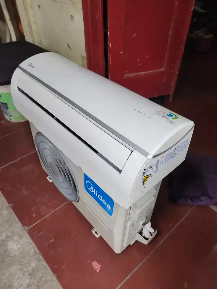 AC Midea 1/2 PK