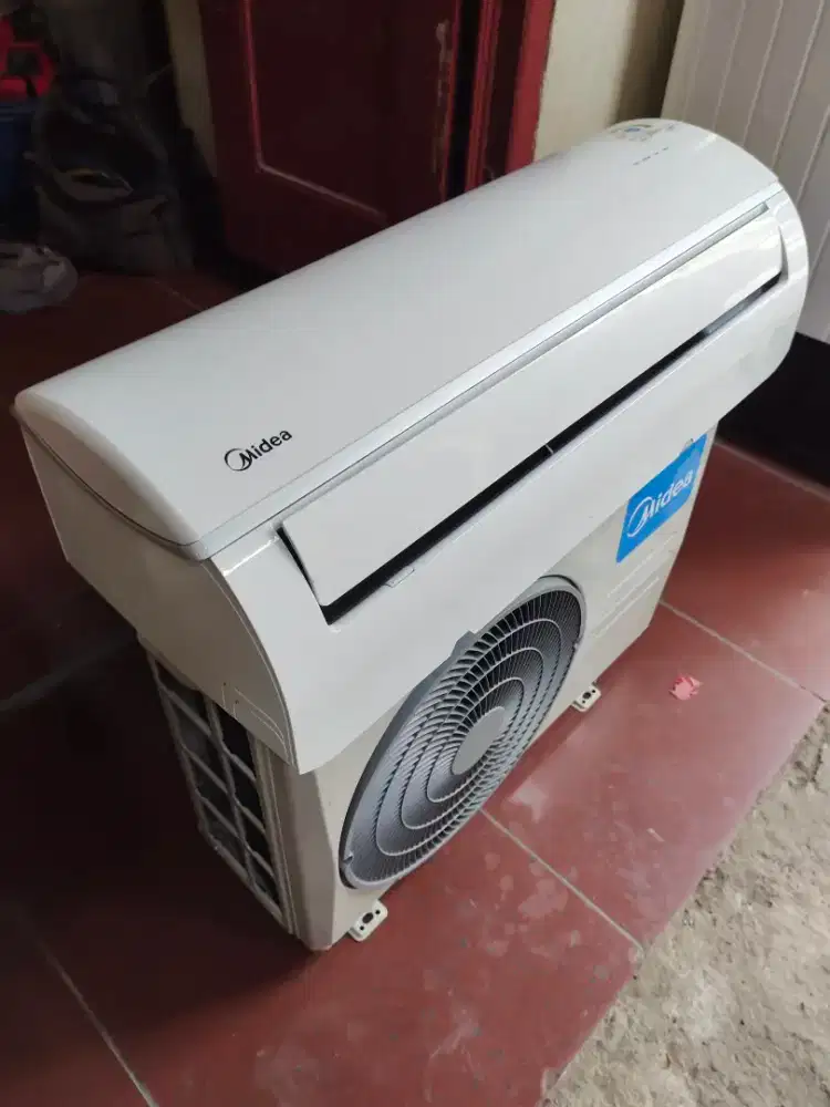 AC Midea 1/2 PK