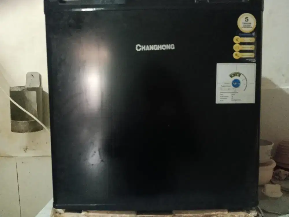 Kulkas mini changhong 50 L