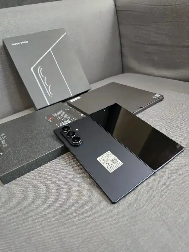 Samsung Z Fold 7 varian 1Tb