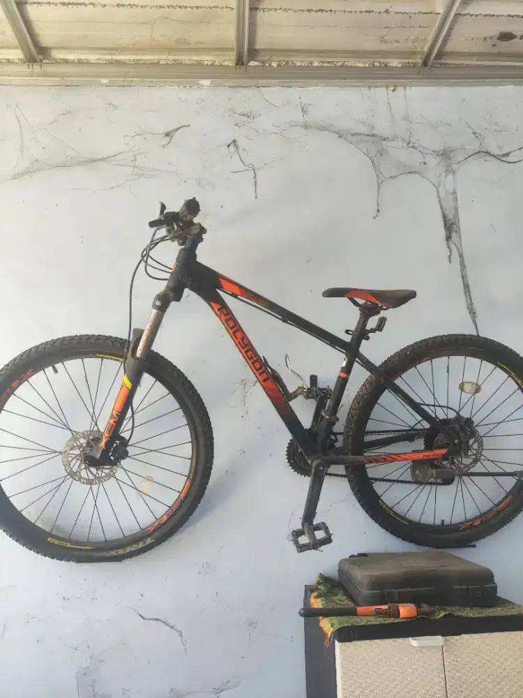 Sepeda Polygon MTB Premier 5