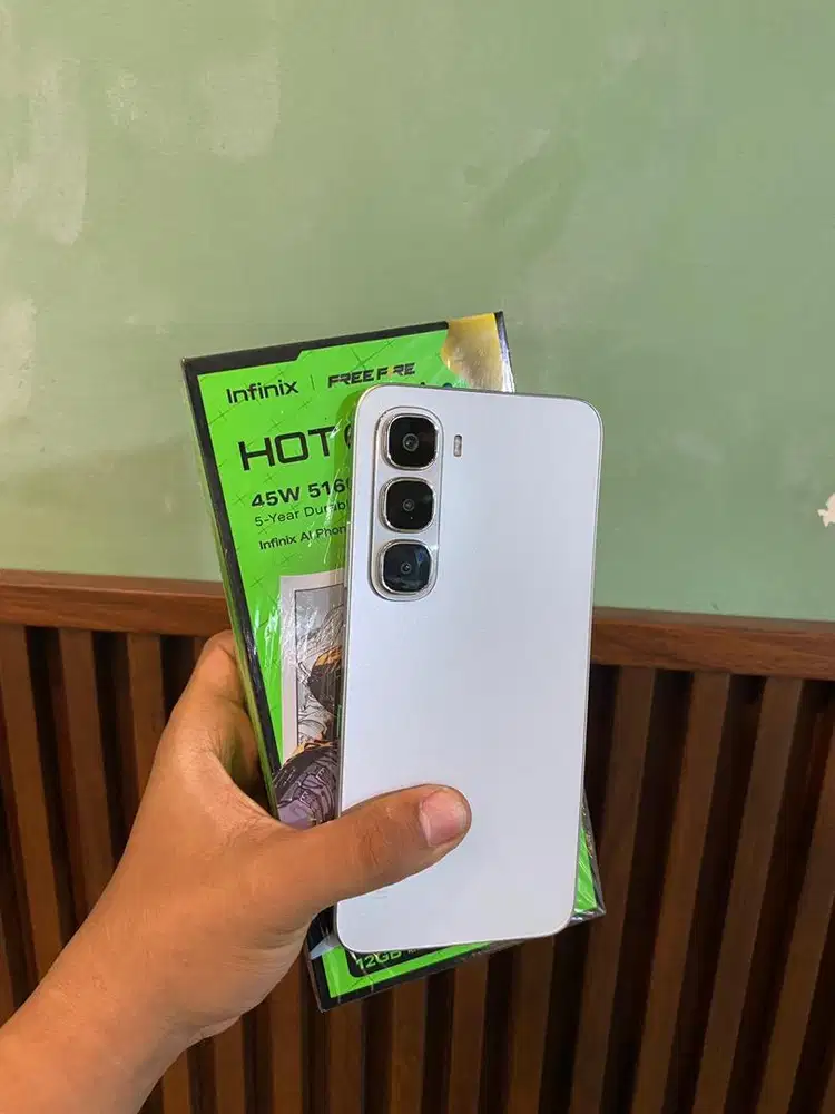 Infinix hot 60i 6/128gb garansi on sampai september 2027