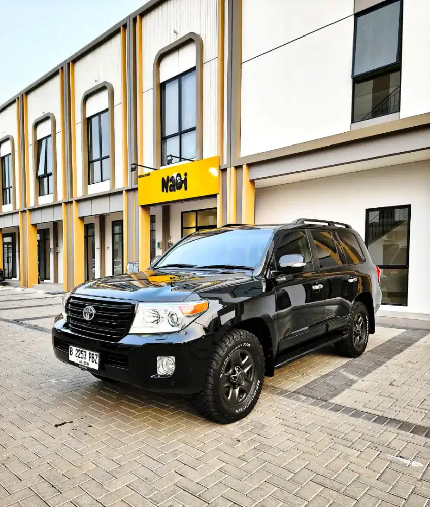 TOYOTA LANDCRUISER VX LIMITED 2012