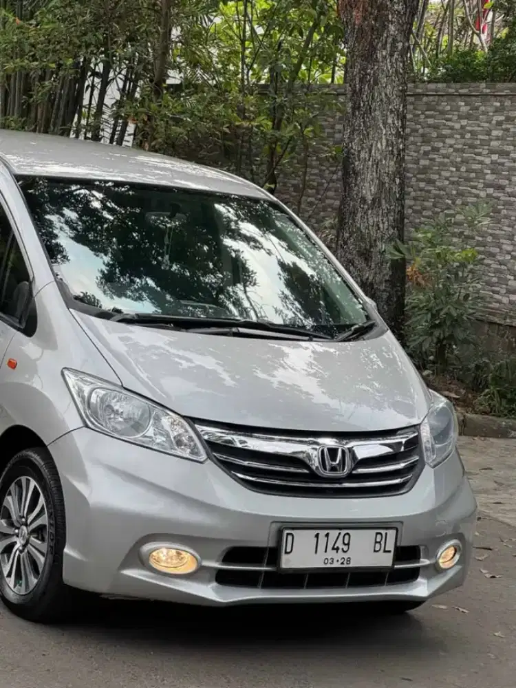 Honda Freed SD 2013