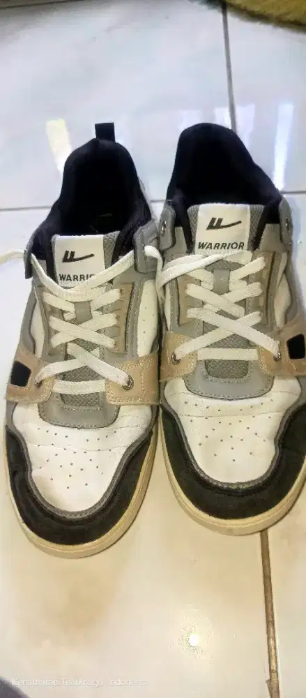 Sepatu UK 43 warior asli kulit