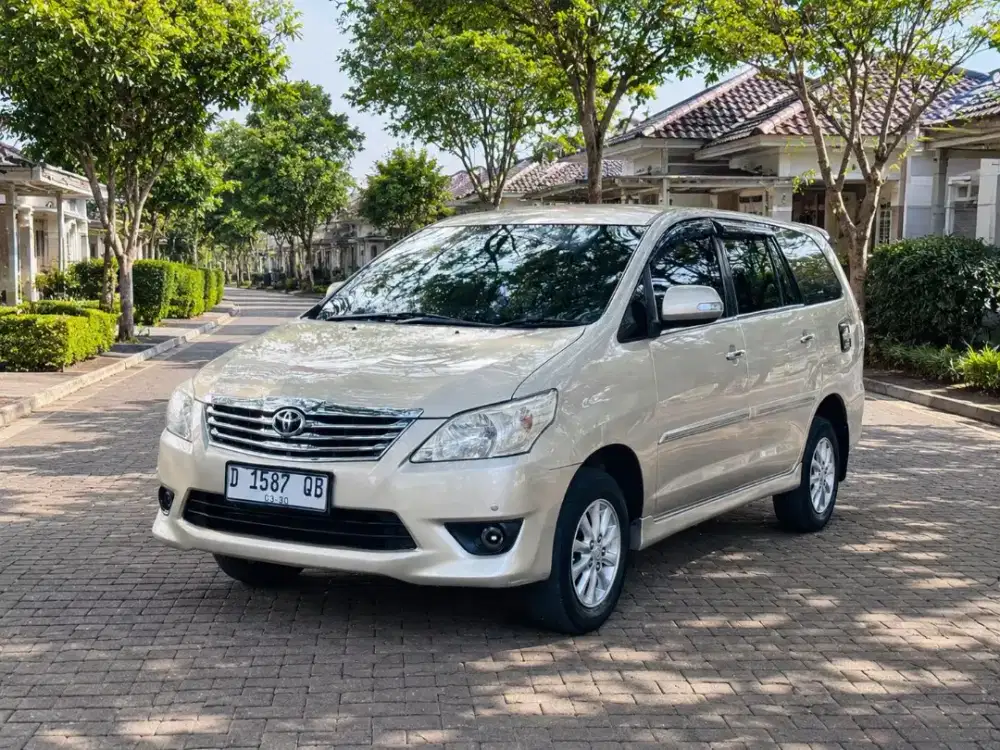 Dijual Kijang Innova V 2.0 MT 2012