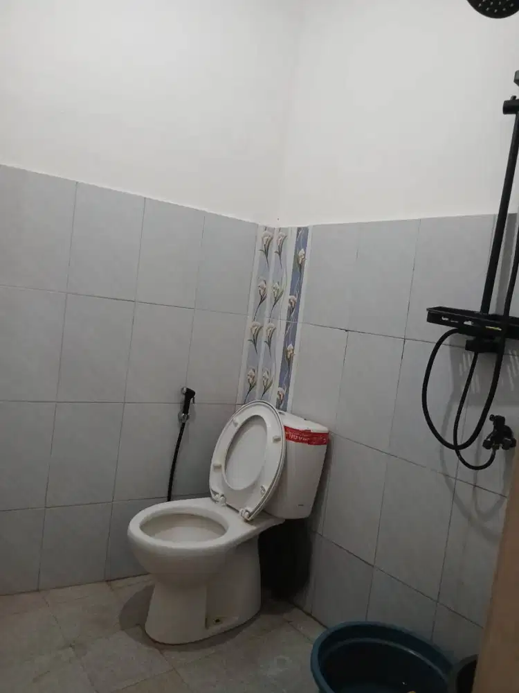 Dikontrakan Rumah 2 Lt. Bebas Banjir