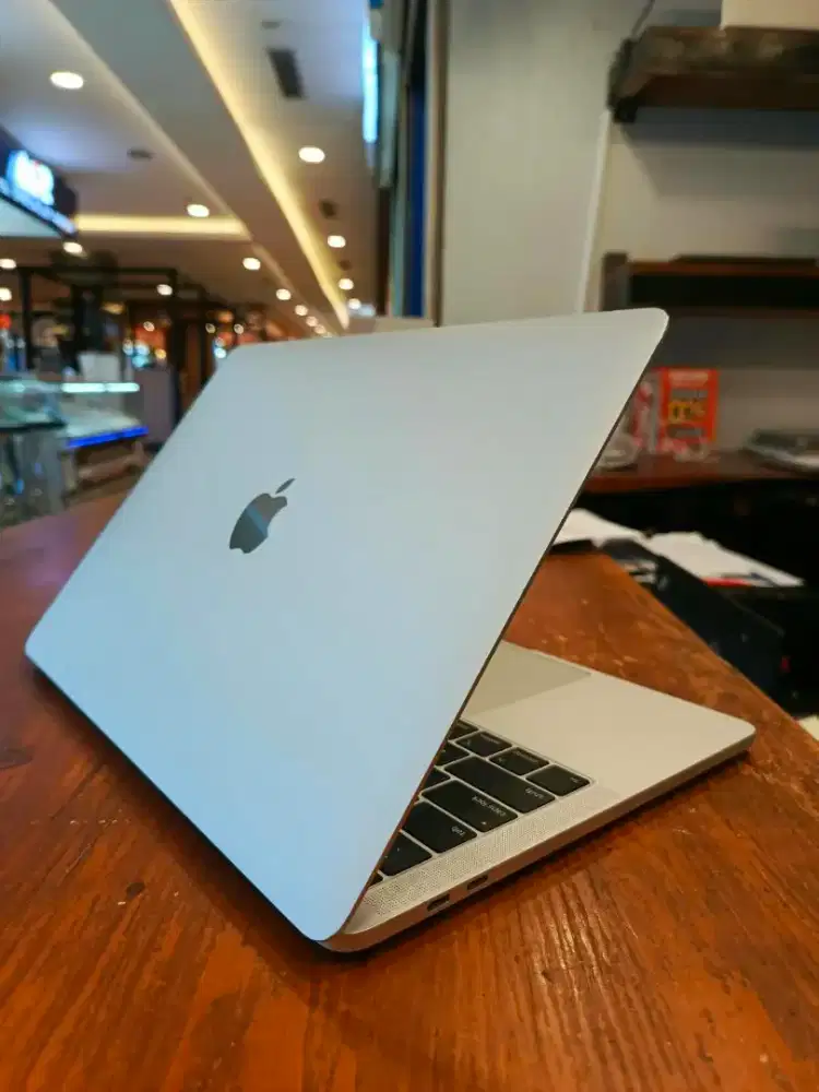 Macbook Pro Retina 13 inch 2019 Touchbar (16/500)