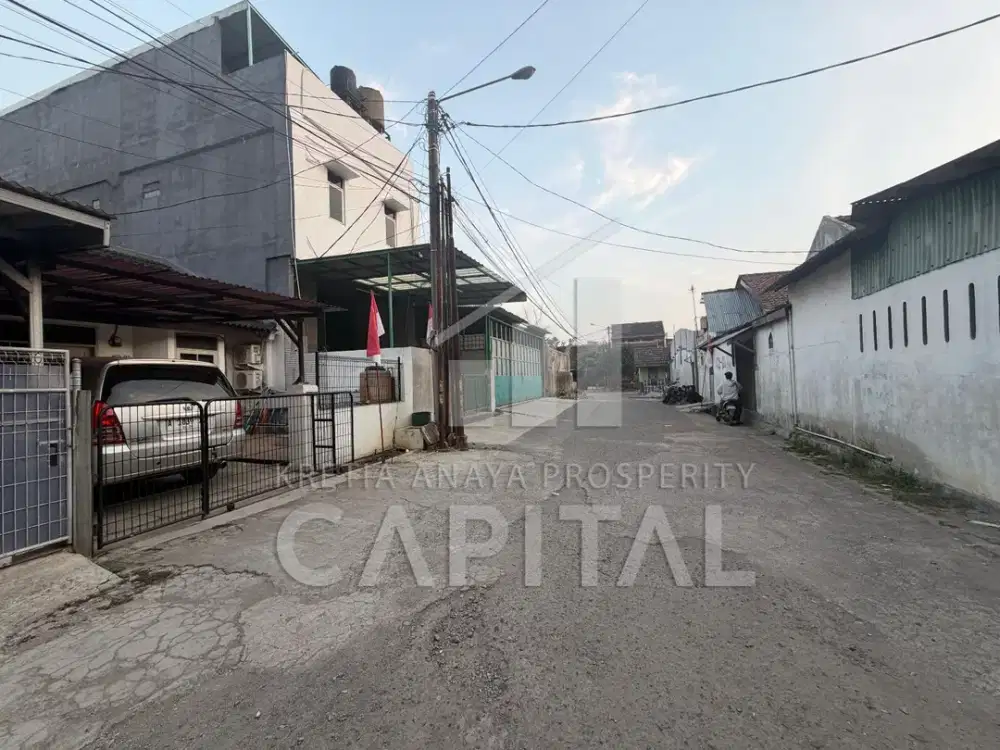 RUMAH TAMAN RAHAYU 1 DENGAN PARKIR DEPAN RUMAH YANG LELUASA