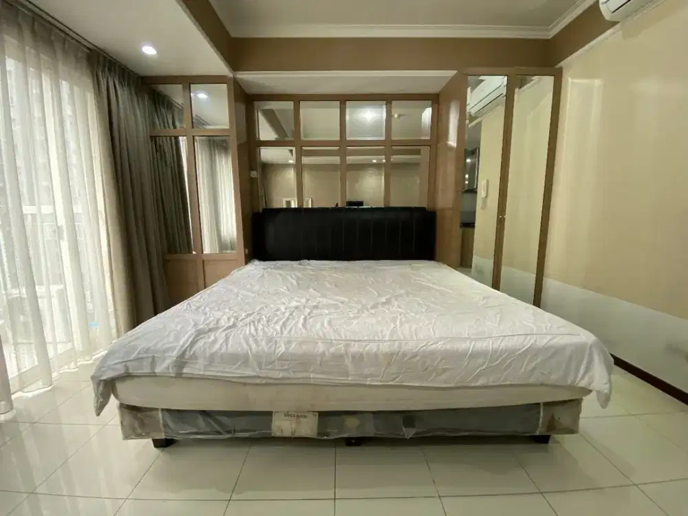 Sewa 1BR Royal Medit Furnish Studio