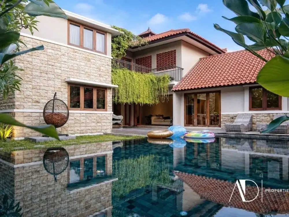 FREEHOLD | 5-BEDROOM TROPICAL VILLA IN PETITENGET