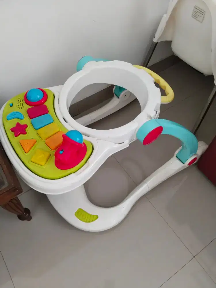 Baby Walker Untuk Bayi 10 bulan