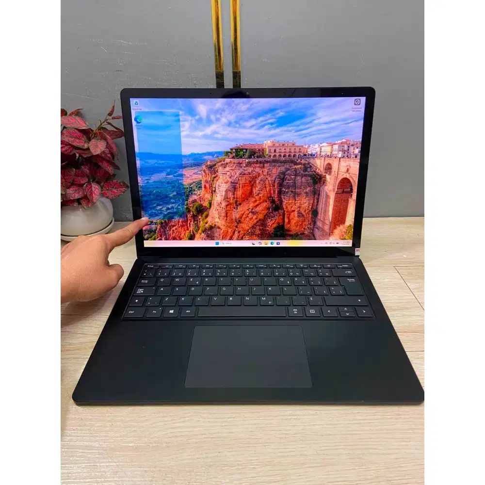 Microsoft Surface Laptop 4 Core i5 Gen11 Ram 16GB 14inch N-ETM