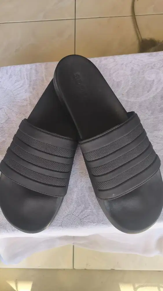 Adidas adilette comfort triple black size 46 Mulus no sobek
