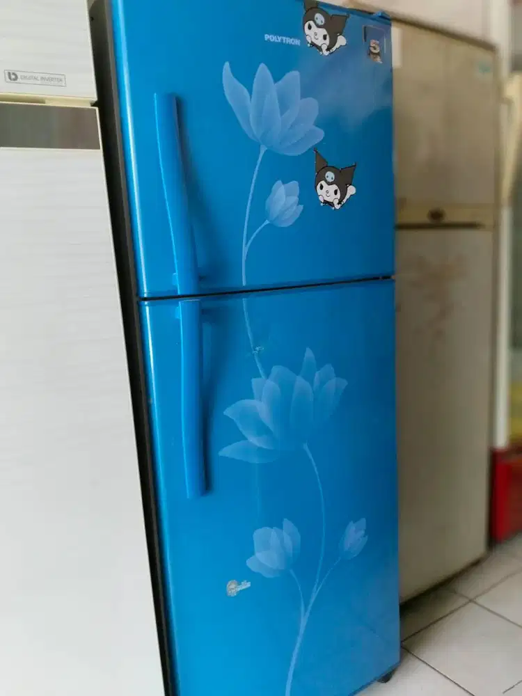 Kulkas 2 pintu bekas murah merk polytron