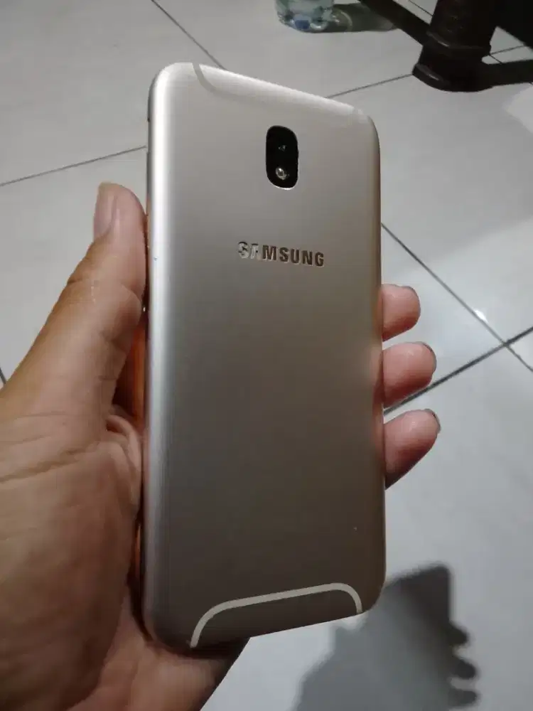 jual hp samsung j5pro 3/32 nego
