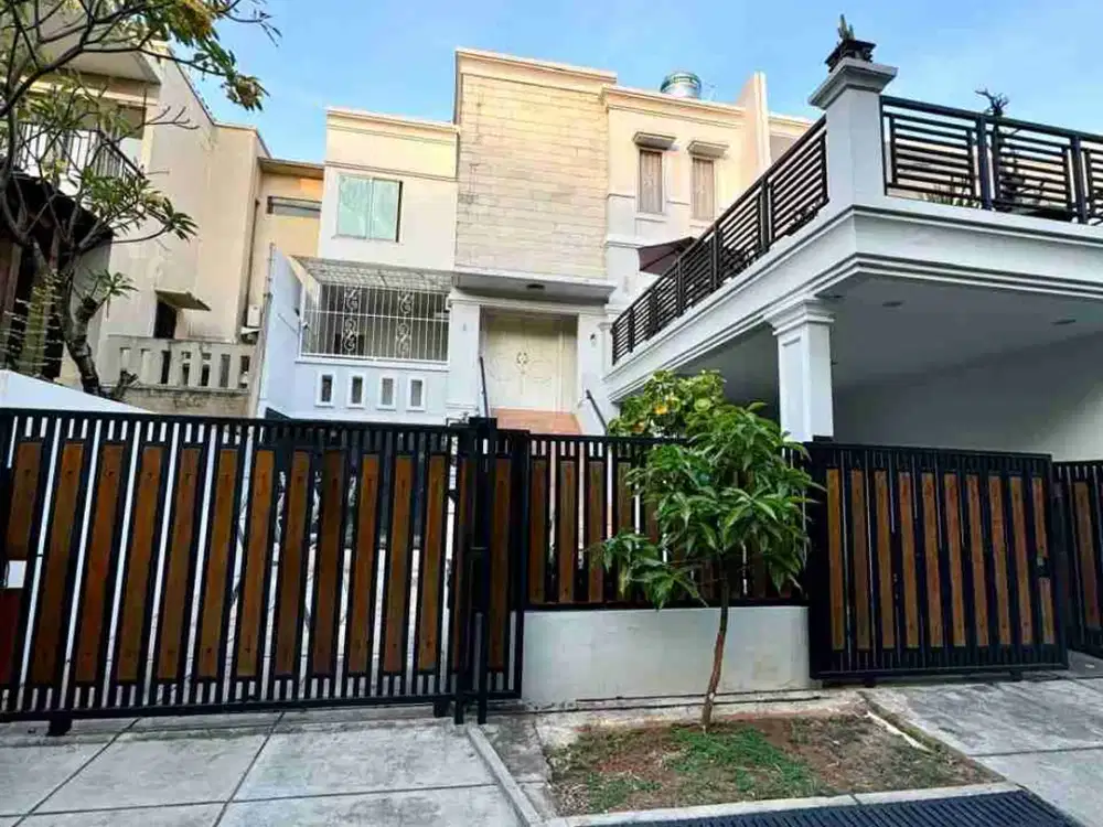 Rumah cantik 3 lantai harga dibawah NJOP
