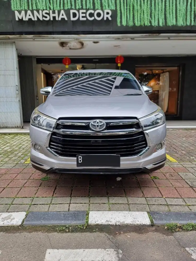Toyota Kijang Innova Venturer 2.0 AT Tahun 2017 Bulan 5
