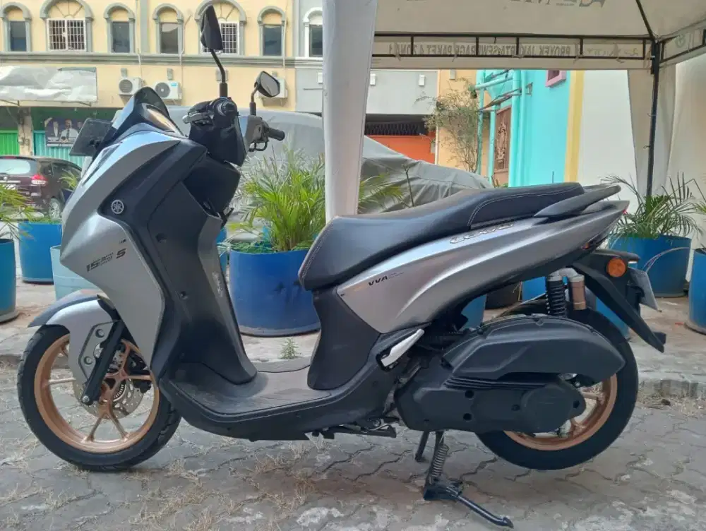 Dijual Cash Kredit  Yamaha Lexi LX 155 S Motor Gress tahun 2024