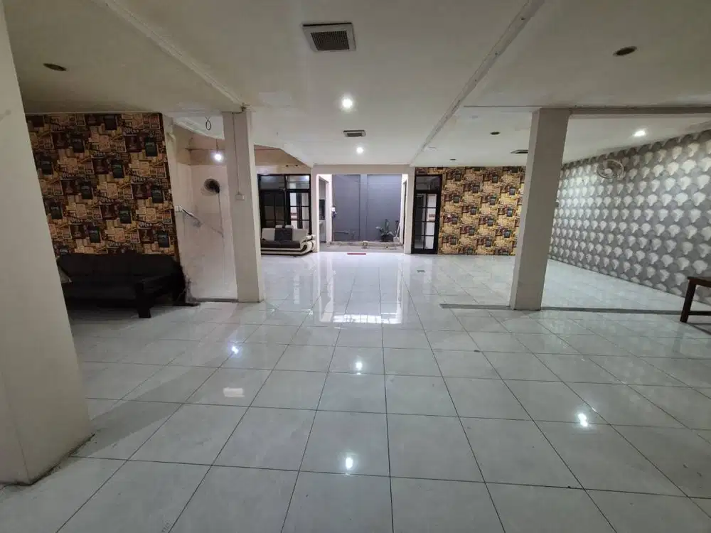 Dijual Ruang Usaha Lokasi Strategis Dekat Kampus UNLA Karapitan