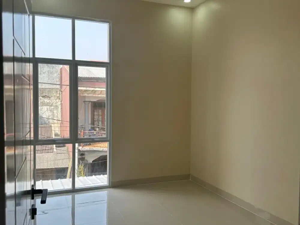 Dijual Rumah Cantik Sudah Lengkap dengan Kitchen Set. di Kota Harapan Indah Bekasi