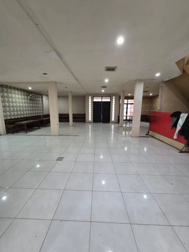 Disewakan Ruang Usaha Lokasi Strategis Dekat Kampus UNLA Karapitan