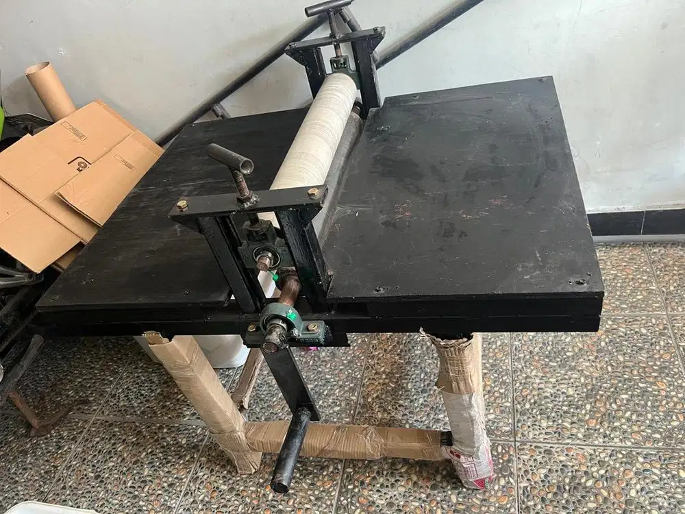 Mesin Pond Roll Pemotong Kardus Manual