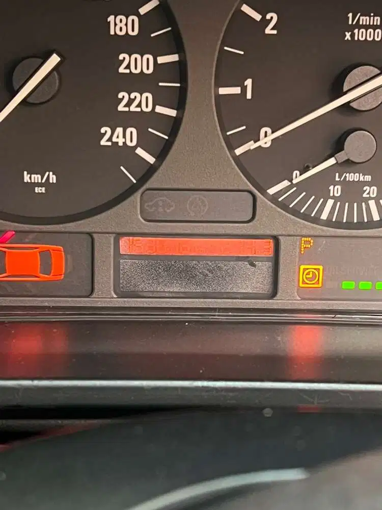 BMW 525i 2001 Bensin