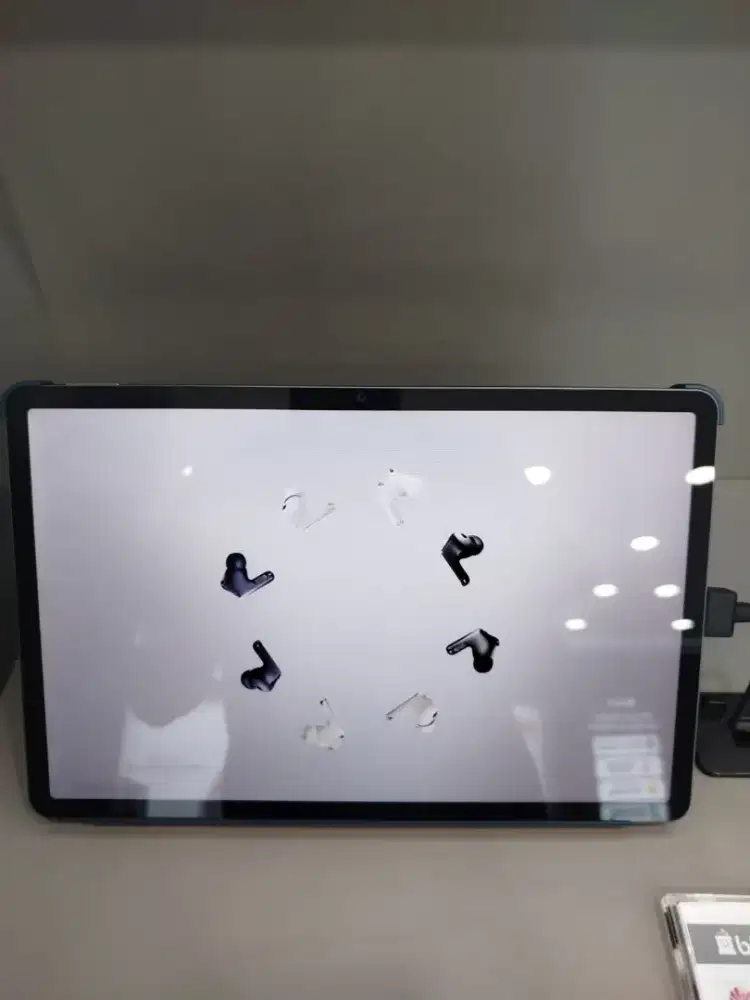 HUAWEI — SMART TECHNOLOGY, STYLISH LIFESTYLE!