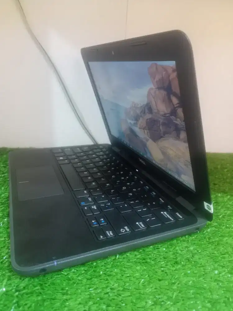 laptop dell 3180 intel celeron ram 4gb ssd 64 + sd card 128gb