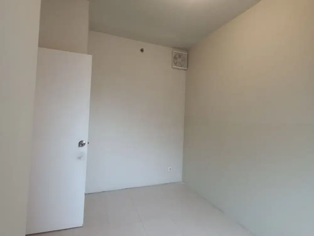 Disewa Apartemen grand emerald lt 10 Kosongan 1 ac type 2kamar