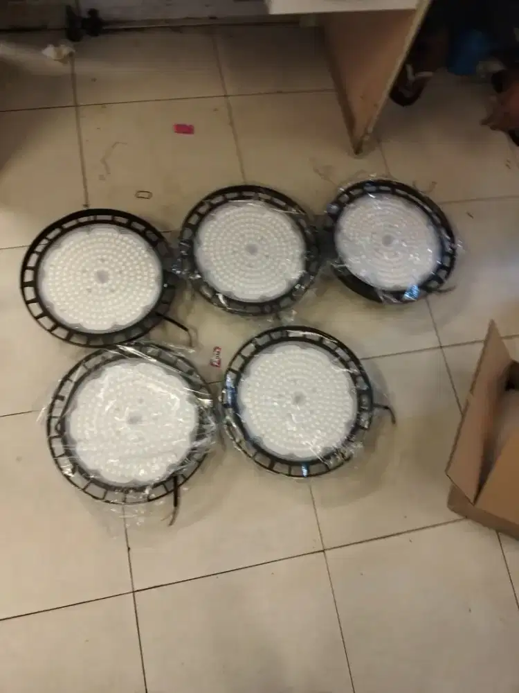 Lampu highbay sorot industri 100watt ip65 220vac