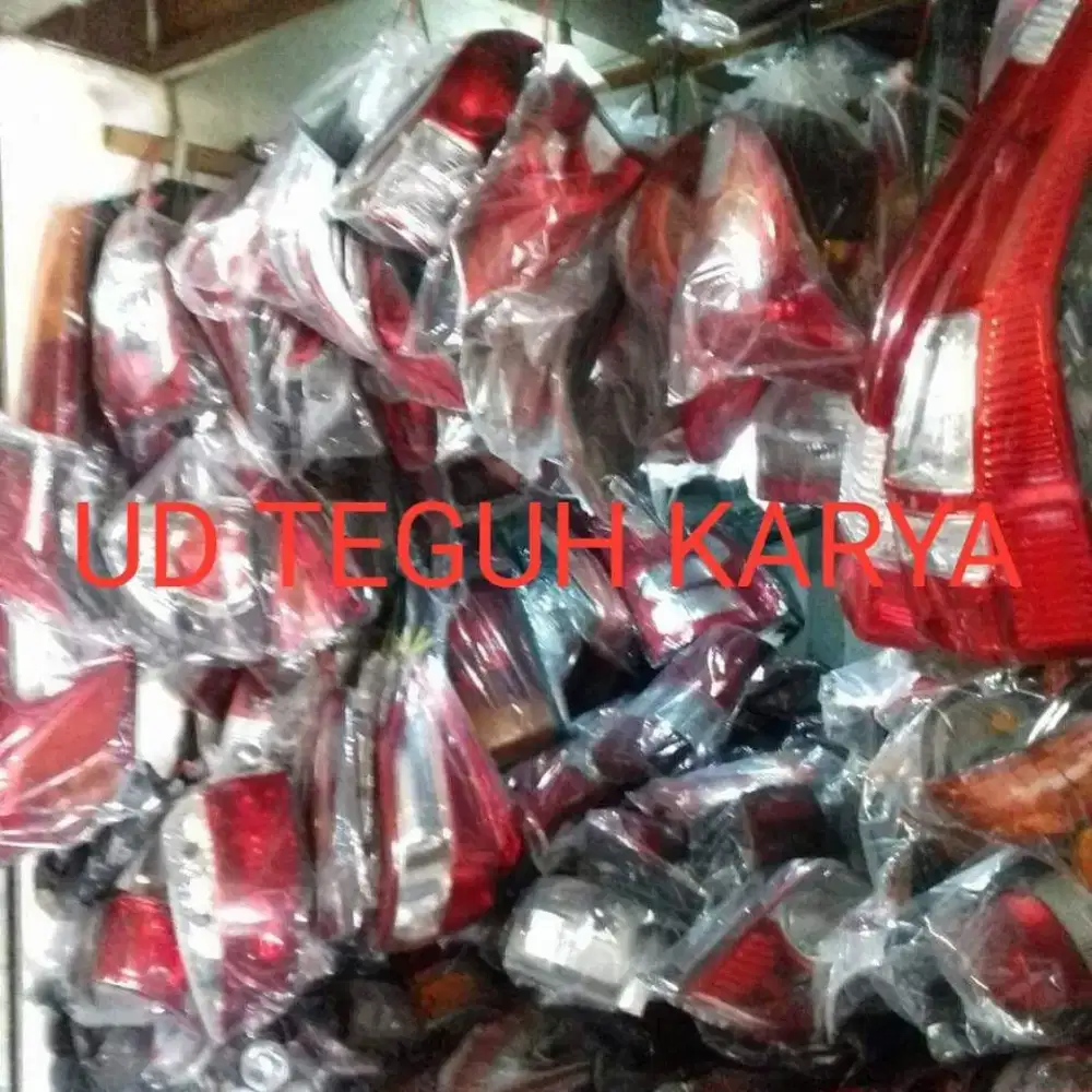 Lampu mobil original lepasan