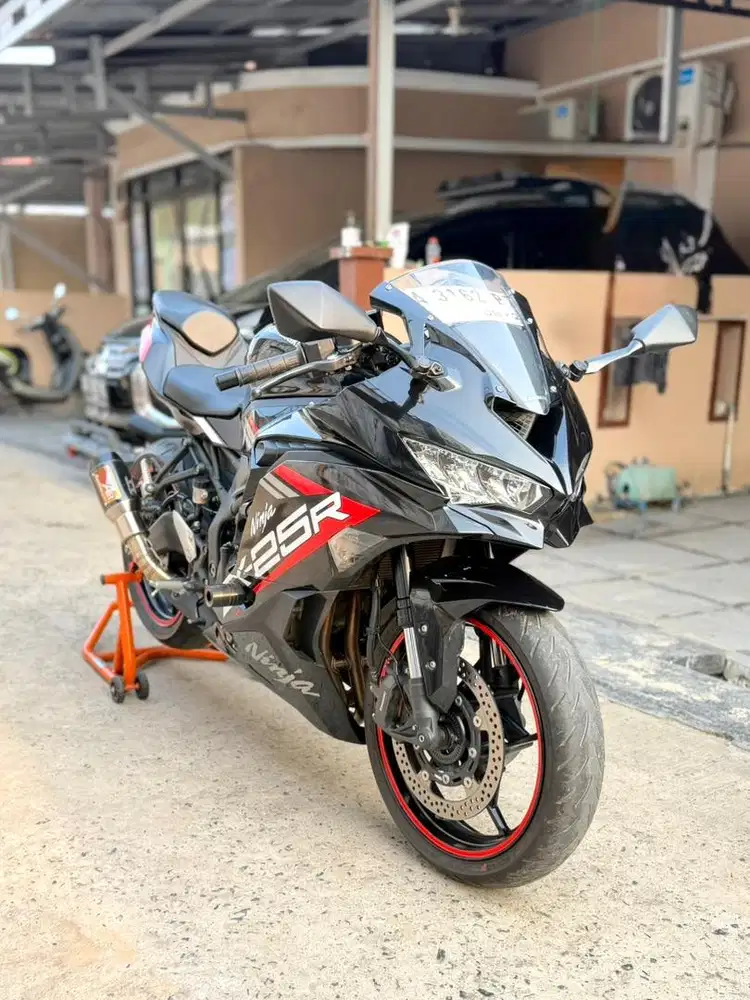 Dijual Kawasaki ZX25R Tft Terbaru Pakaian Pribadi Surat Lengkap