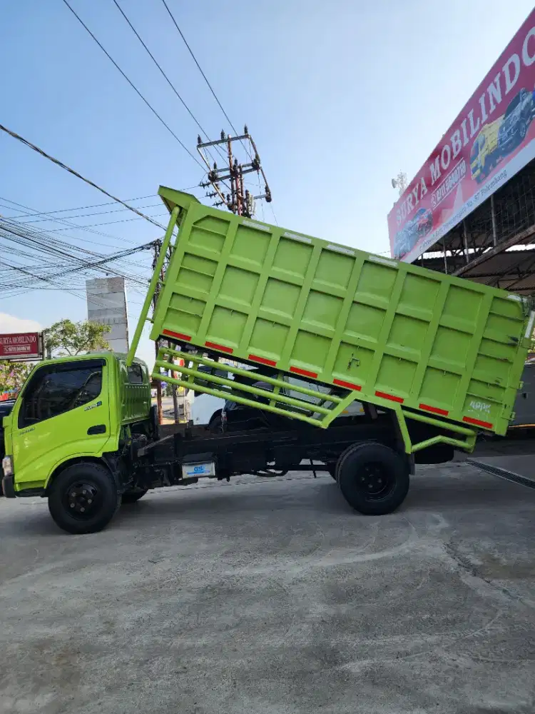 HINO DUTRO DUMP 136HD
