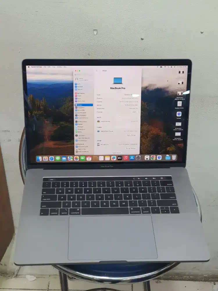 Macbook pro 2019 16 inch i7 16/256