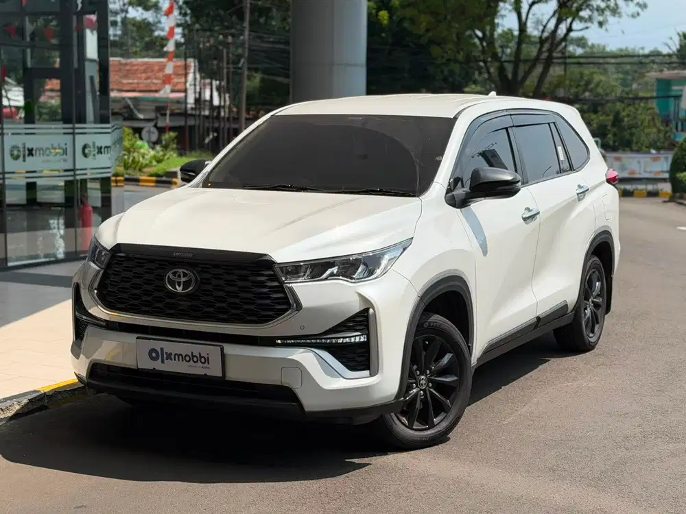 DP RENDAH - Toyota Kijang Innova 2.0 Zenix V CVT Bensin-AT 2022