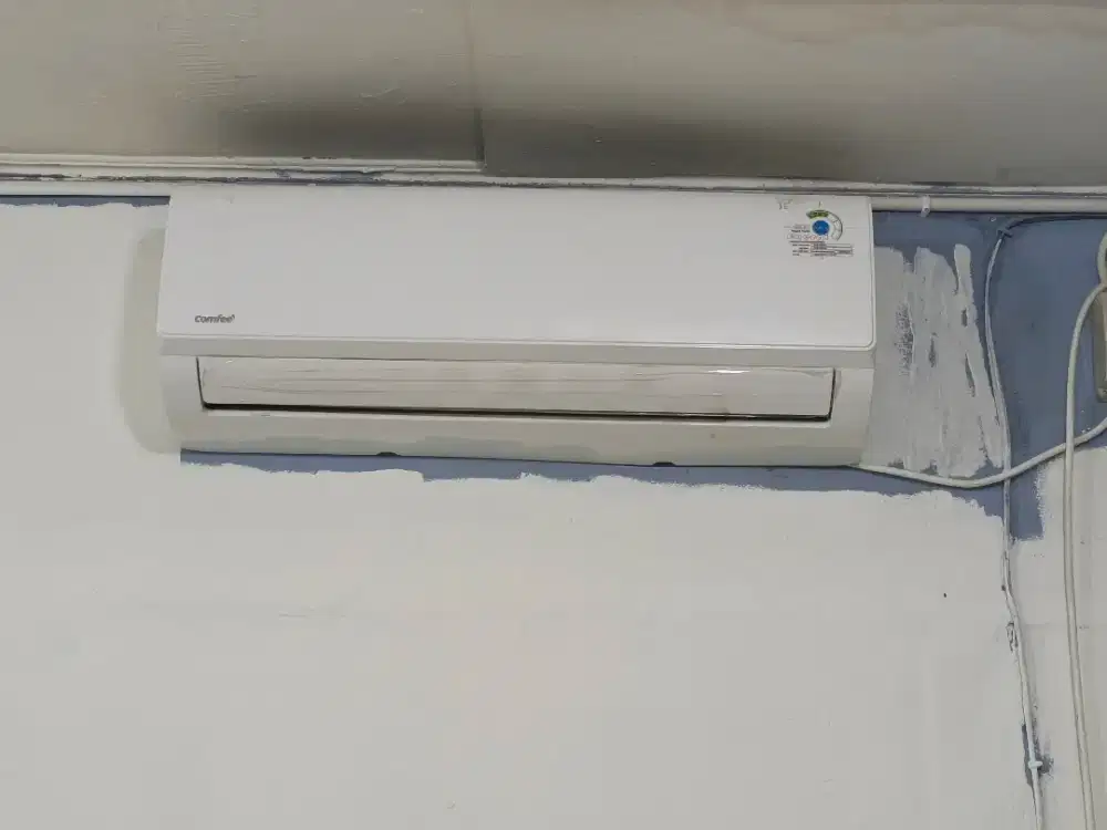 DIJUAL AC COMFEE 1 SETENGAH PK