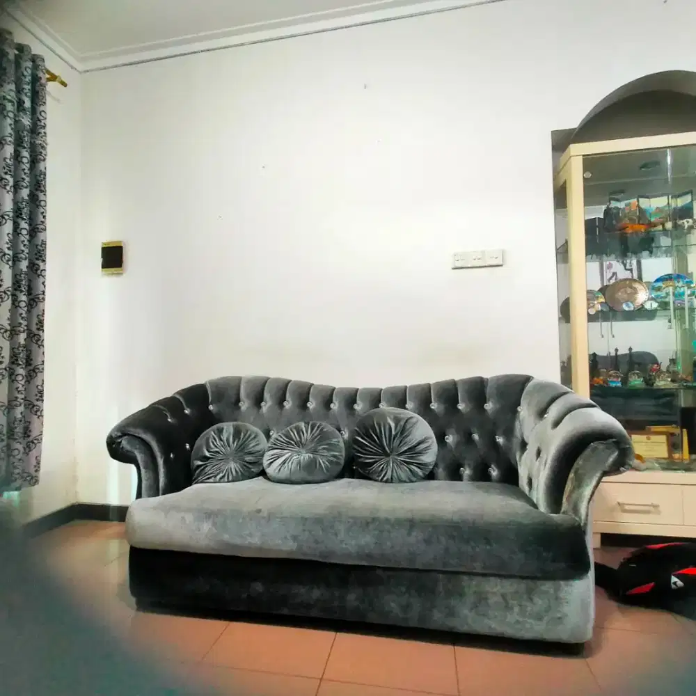 Sofa panjang bludru
