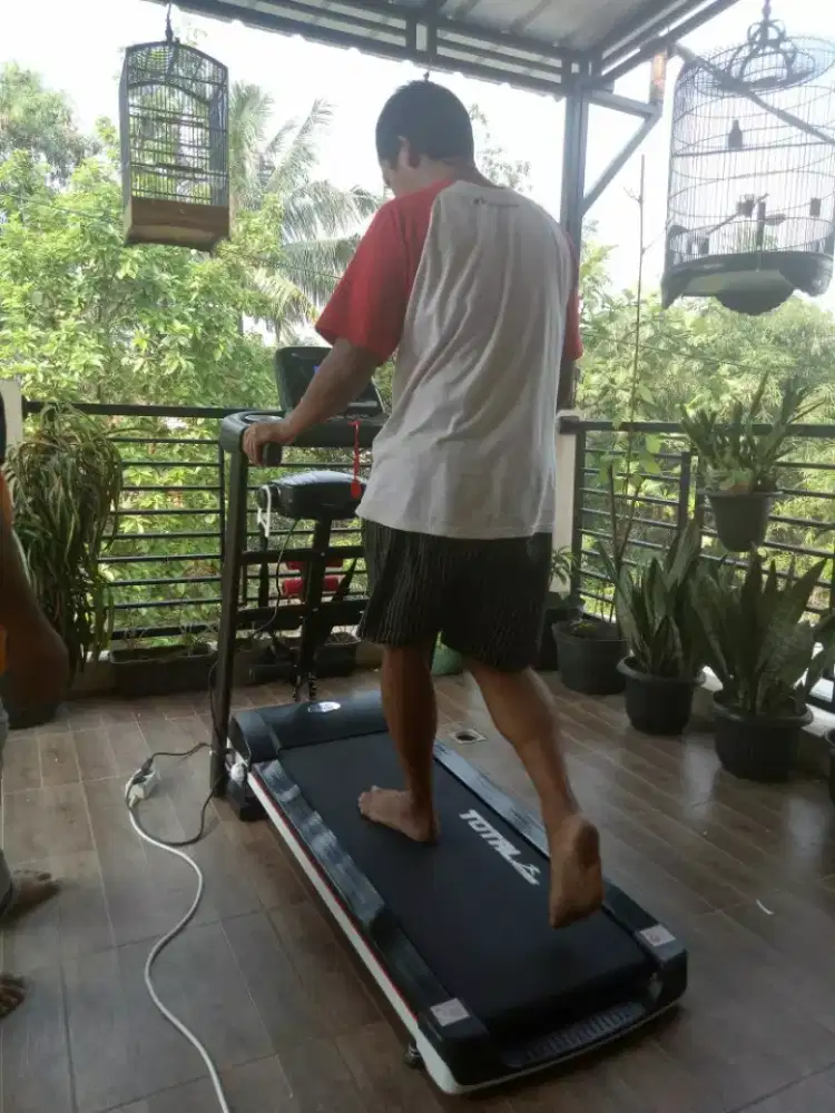 Alat fitness treadmill elektrik tipe 607