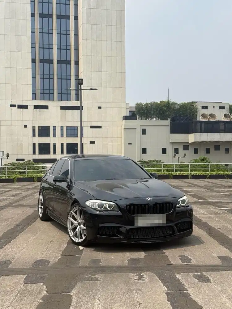 BMW F10 523i Tahun 2010/2011