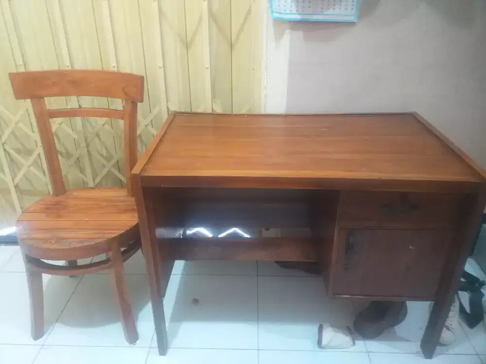 Jual meja + kursi 1 set  kayu jati