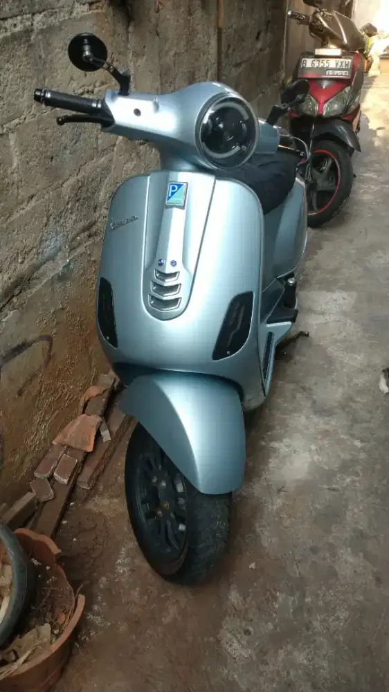 Dijual vespa LX 125 piagio tangan pertama