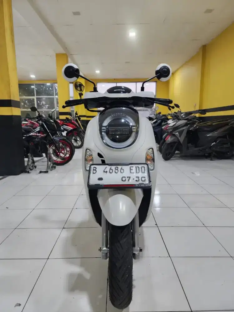 SCOOPY PRESTIGE KM LOW