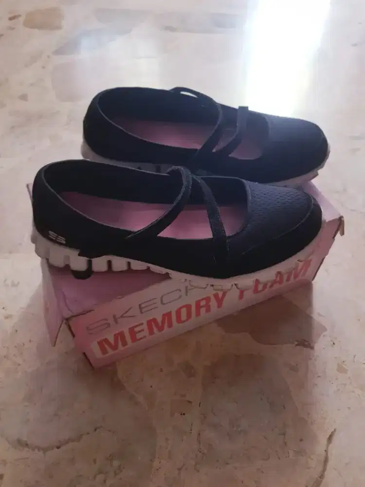 Sepatu mary jane  sneakers  ez plex 2 skechers ex bazzar