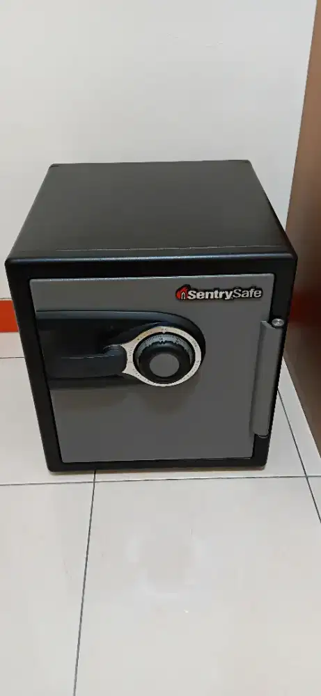 Brankas Sentry Safe (Original)