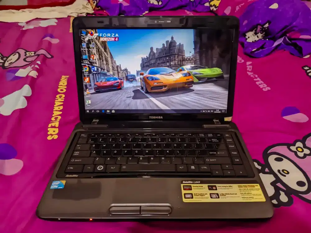 Laptop Toshiba core i3 cakep mulus