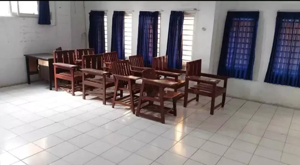Bangku2 kuliah kayu satuan atau borongan